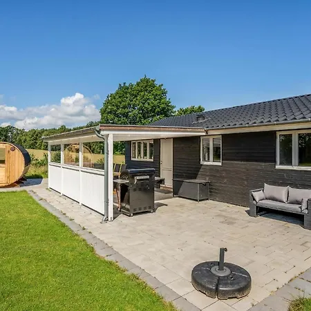 Maison Confortable à Avec Sauna