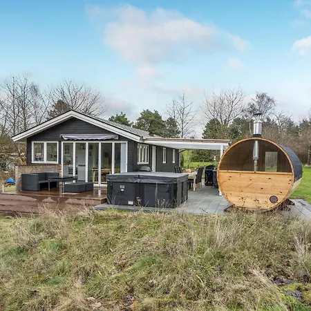 Cozy In With Sauna Knebel